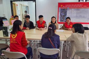 浓浓关爱暖人心，米乐(中国)米乐官方网页版党支部慰问困难单亲家庭