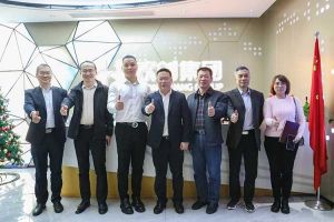 广州市与番禺区人力资源和社会保障局领导莅临米乐(中国)米乐官方网页版调研指导